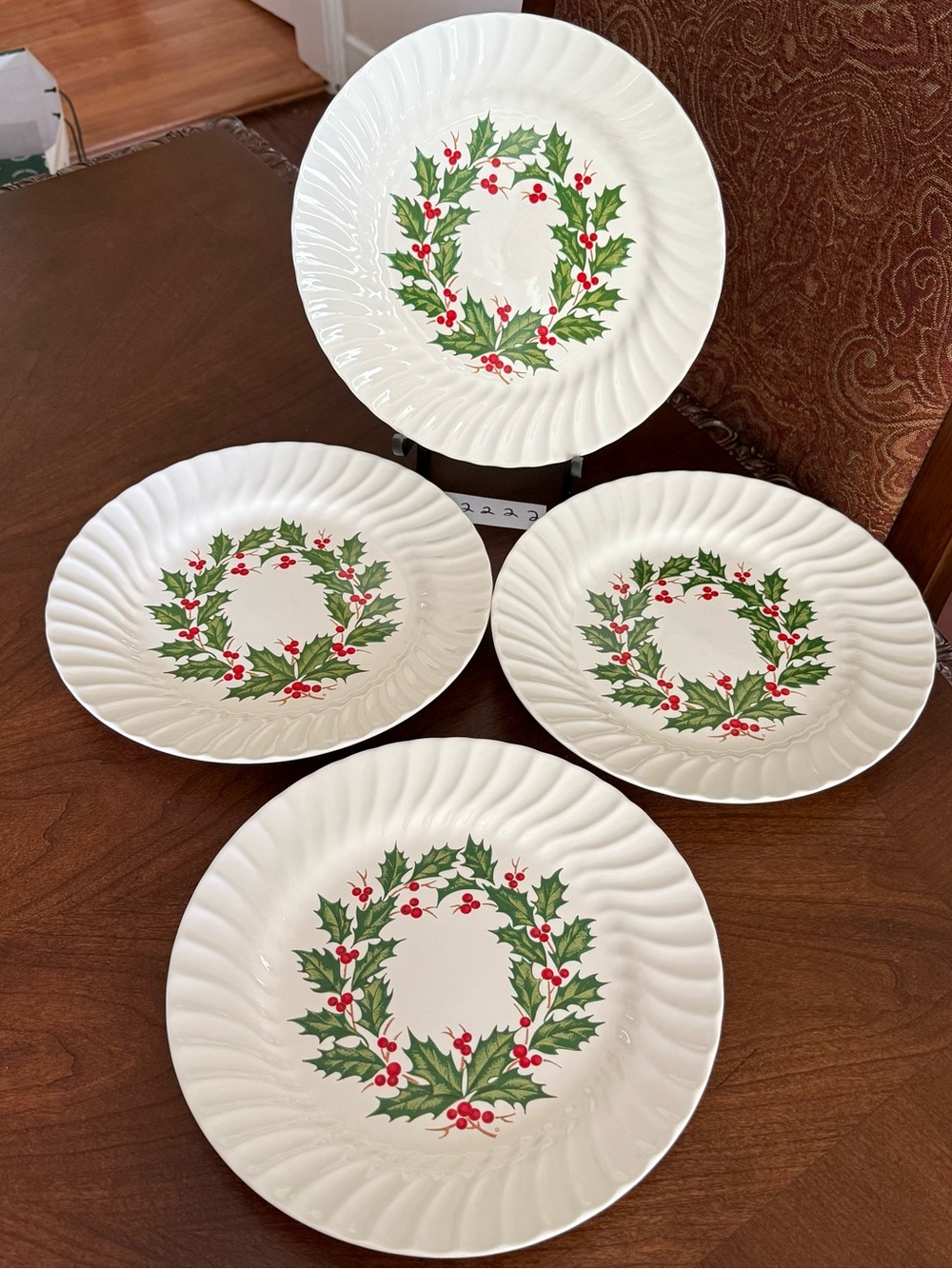 Set of 4 VTG SCIO Japan Holly Christmas Swirl Scalloped 10 1/8” Dinner Plates #2